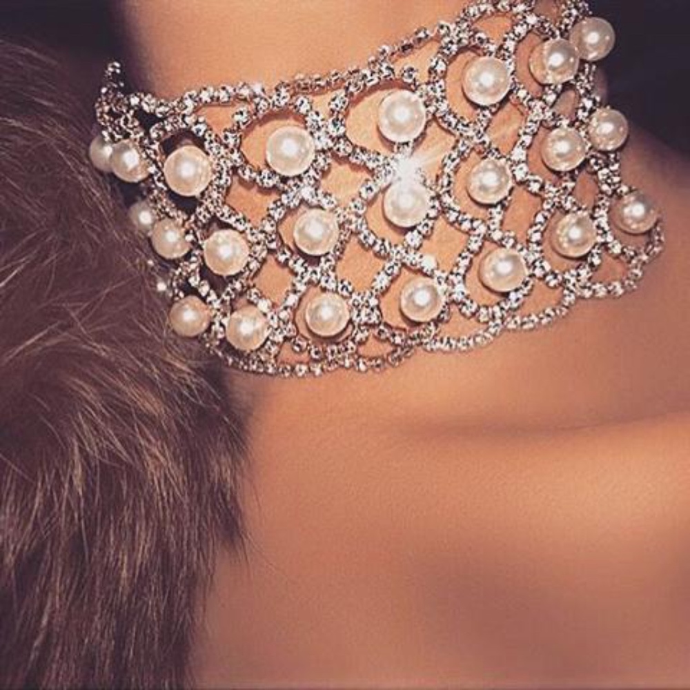 LUCY CHOKER || Statement Pearl Choker